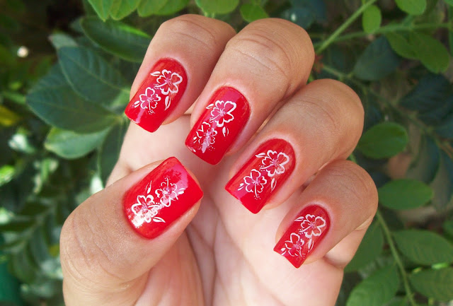 Esmalte Tomate + Carimbo Floral