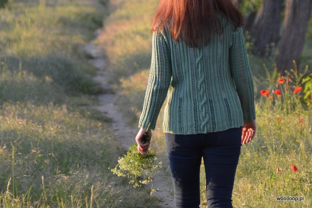 Sweter na drutach z bawełnianej włóczki