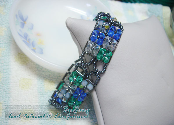 Wire-wrapped Floral Charm Bracelet | Bead & Design Workshop List