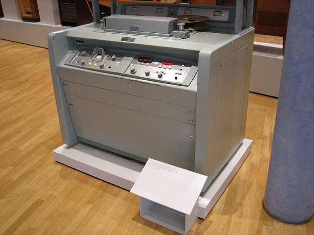 Первый видеомагнитофон «Ampex VR 1000B»