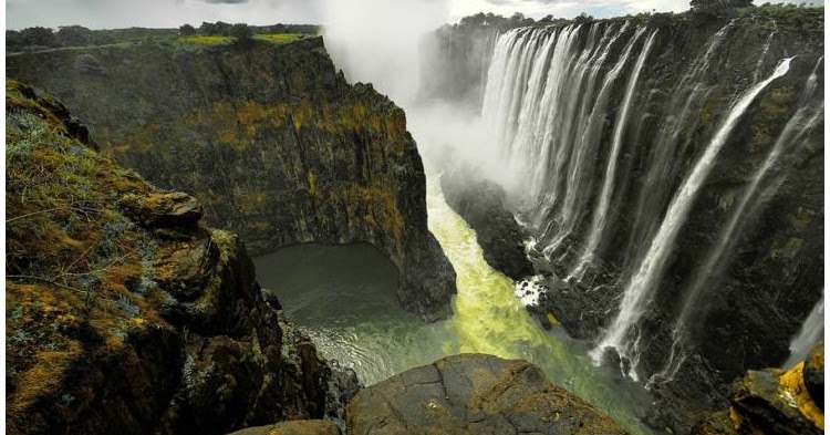 10 Gambar Pemandangan  Air  Terjun  Terindah di Dunia  