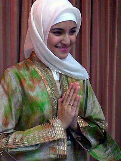 foto-marshanda-berjilbab-04.jpg