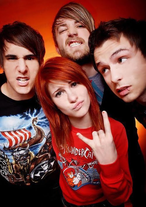 Los miembros son el vocalista y tecladista Hayley Williams Guitarrista Josh