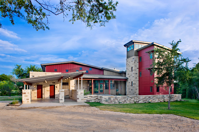 Picture of contemporary ranch house as seen from the driveway