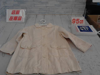 中古品　子供服　１１０ｃｍ　GAP　ホワイト　アウター　３３０円