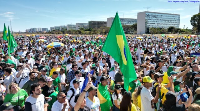 MOVIMENTO PROARMAS reúne mais de 35 mil pessoas durante manifestação em Brasília