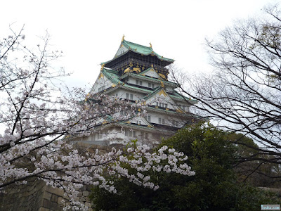 大阪城と桜