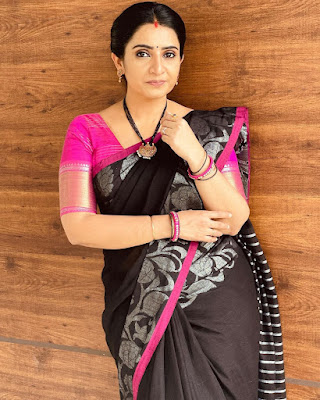 Serial Actress Sujitha Dhanush ravishing Looks In Saree Pics