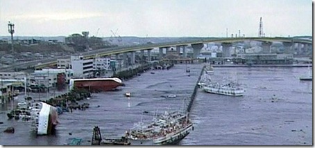 Japan-Hit-By-Massive-Earthquake-Tsunami-stills5