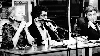 Dominique Rolin et Philippe Sollers, avec Frans De Haes, pour la présentation de «La voyageuse», de Dominique Rolin, au Palais des Beaux-Arts de Bruxelles, 1984. Photo : Nicole Hellyn
