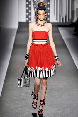 Moschino primavera - verano 2011