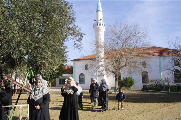 Γιατί η αριστερά δε θέλει ιεροδιδάσκαλους διορισμένους από το ελληνικό κράτος;