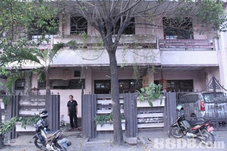 Jual Sewa Rumah Apartemen: Iklan: Rumah tua di Tanjung Duren (jakarta 