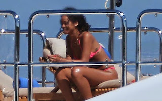 Rihanna bronze sur un yacht en Corse