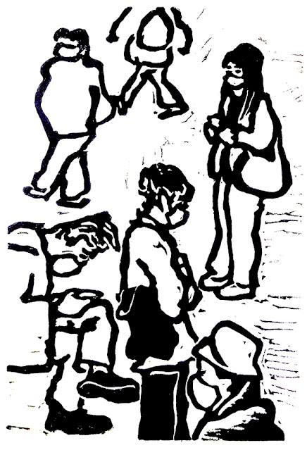 흰 배경에 까만 그림으로 서 있거나 걷고, 앉아있는 여러 사람의 모습이 표현되어 있다.