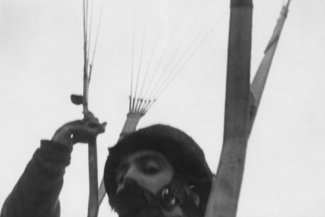 Οι selfies ενός αλεξιπτωτιστή από το 1944