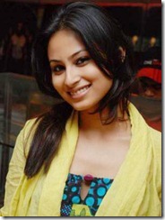 kailasanathan_serial_fame_mouni_roy_cute_photo