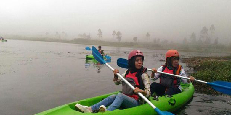 Sensasi Mengayuh Kayak di Dataran Tinggi Dieng Kabar 