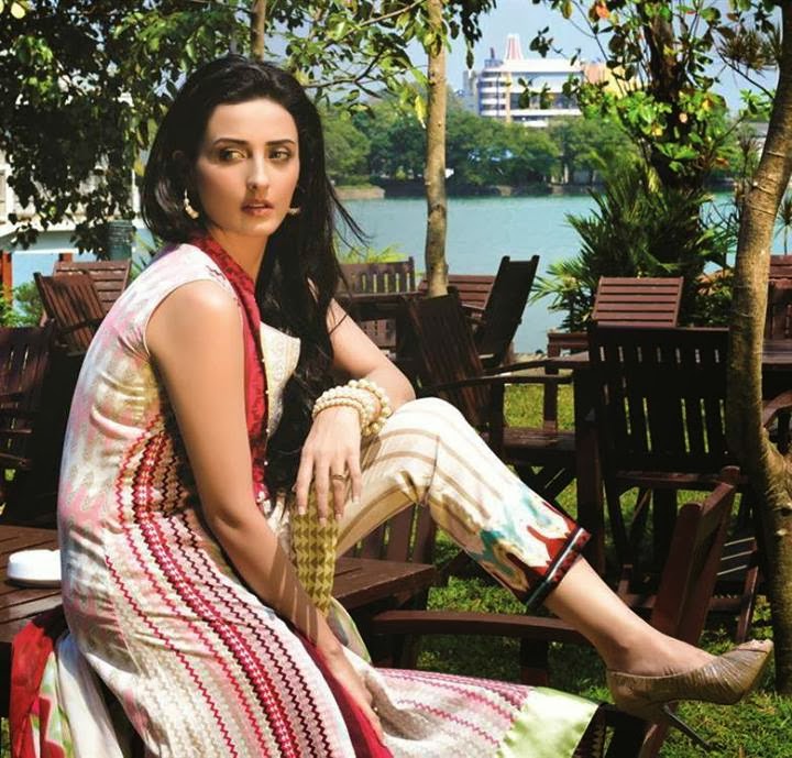 Momal Sheikh HD wallpapers Free Download