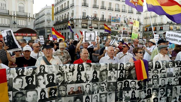 Las víctimas del franquismo vuelven a Argentina para reclamar la imputación de Martín Villa: "Pedimos justicia"