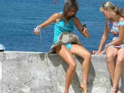 wind-vs-miniskirt (11)
