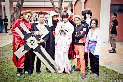 Cosplayer Alodia Gosiengfiao with the Naruto cosplayers from Tarlac