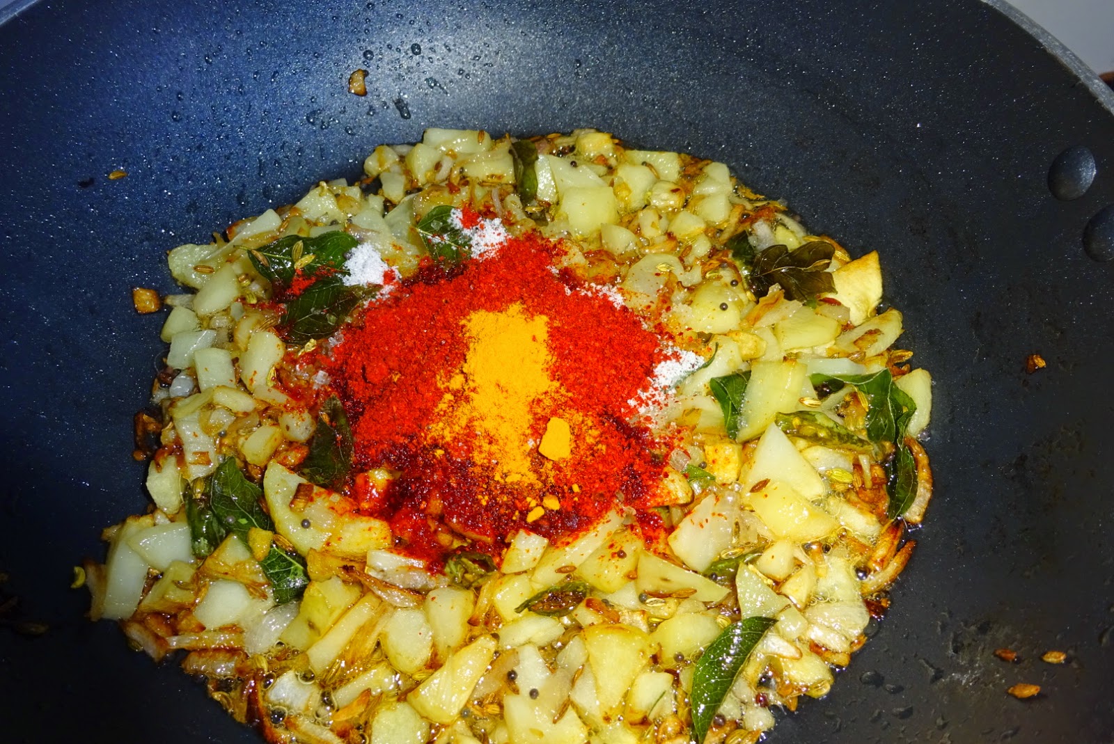 http://vegindiancooking121212.blogspot.in/2014/09/aloo-kanda-poha-potato-and-onion.html