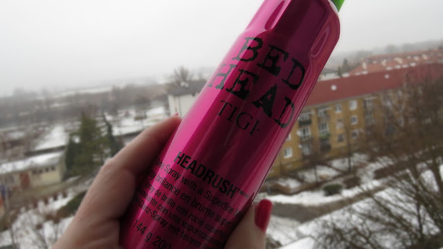 TIGI_BED_HEAD_headrush_sprej_pre_lesk_vlasov