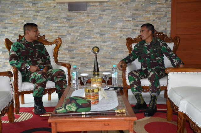 Yeheskiel Katiandagho dan Budi Achmadi Matangkan Mekanisme Penerimaan Perwira Penerbang TNI.lelemuku.com.1.jpg
