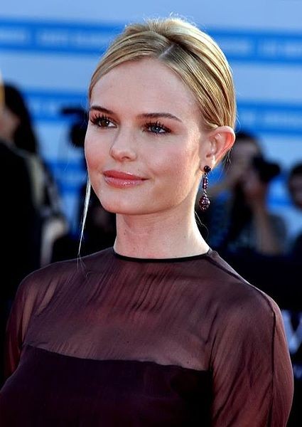 Kate Bosworth downblouse nipple slip