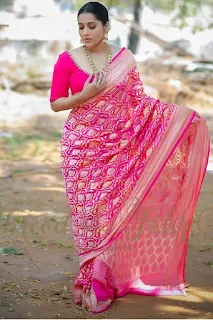 Anchor Rashmi gautam In Beautiful Traditional Pink Saree