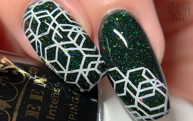 Prairie Beauty: NAIL ART: Green & White Graphic Geometric Nails
