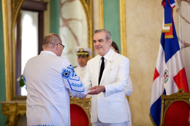 Presidente Abinader recibe cartas credenciales de ocho nuevos embajadores