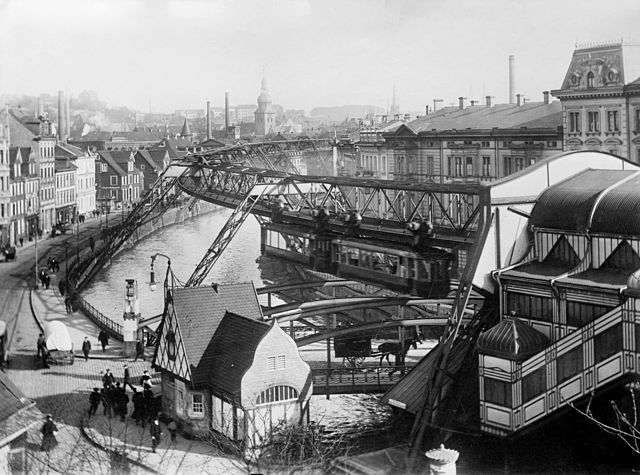 Alemanha tem TRAM 'aéreo' com mais de 100 anos