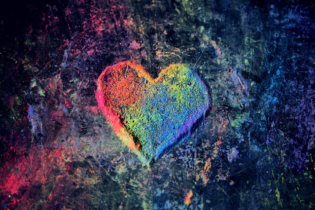 rainbow heart Photo by Sharon McCutcheon on Unsplash