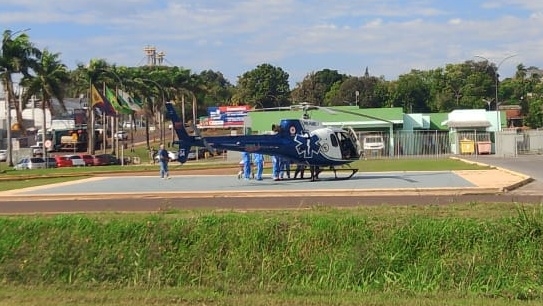 Populares conseguiram apagar o fogo e acionaram socorro.