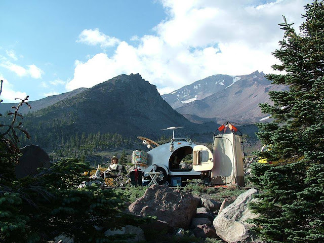 tiny teardrop trailer camping, Mount Shasta