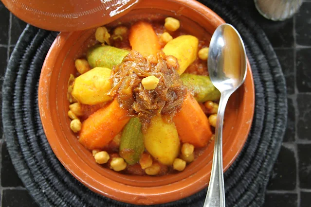 les 10 meilleures recettes de couscous tunisiennes au poulet et aux légumes, au couscous aux fruits de mer