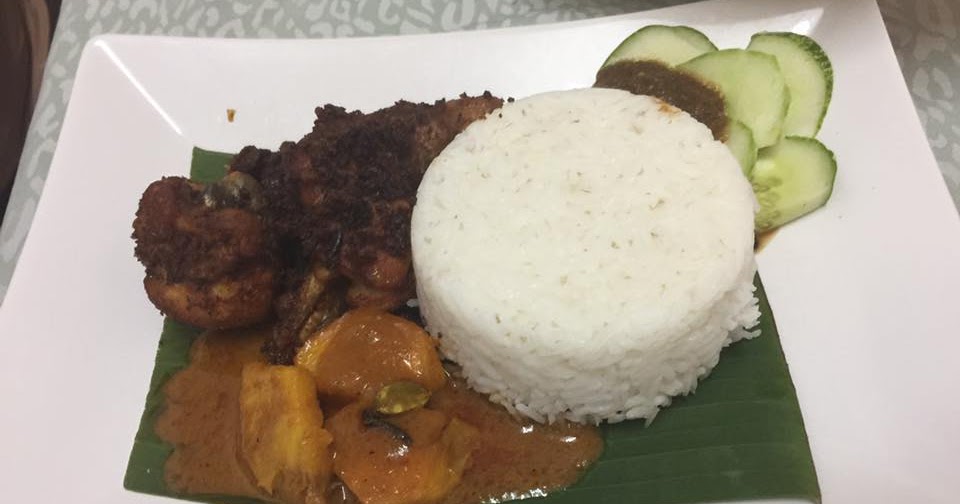 Delihayat Kitchen: Nasi Kukus Ayam Goreng Berempah.