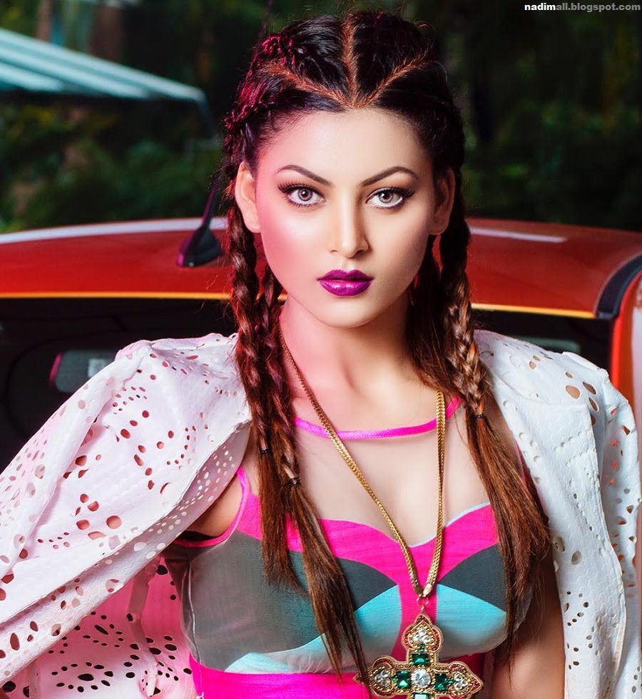 Urvashi Rautela Hot 2016