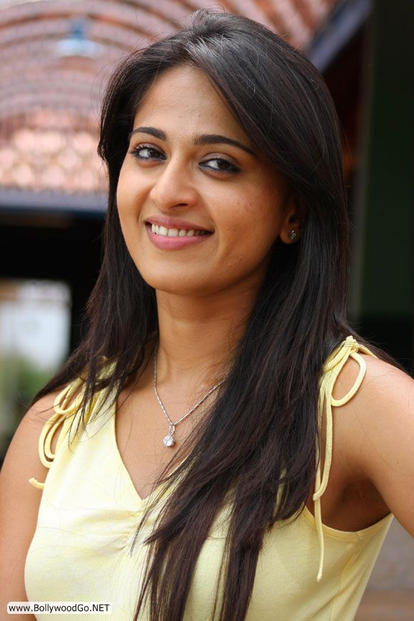 Hot Anushka Shetty Pictures