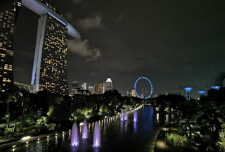 El Hotel Marina Bay Sands. Gardens by the Bay o Jardines de la Bahía, Singapur o Singapore.