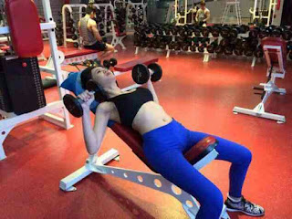 hot-girl-tap-gym-ba-vong-day-hop-hon-cac-chang-trai