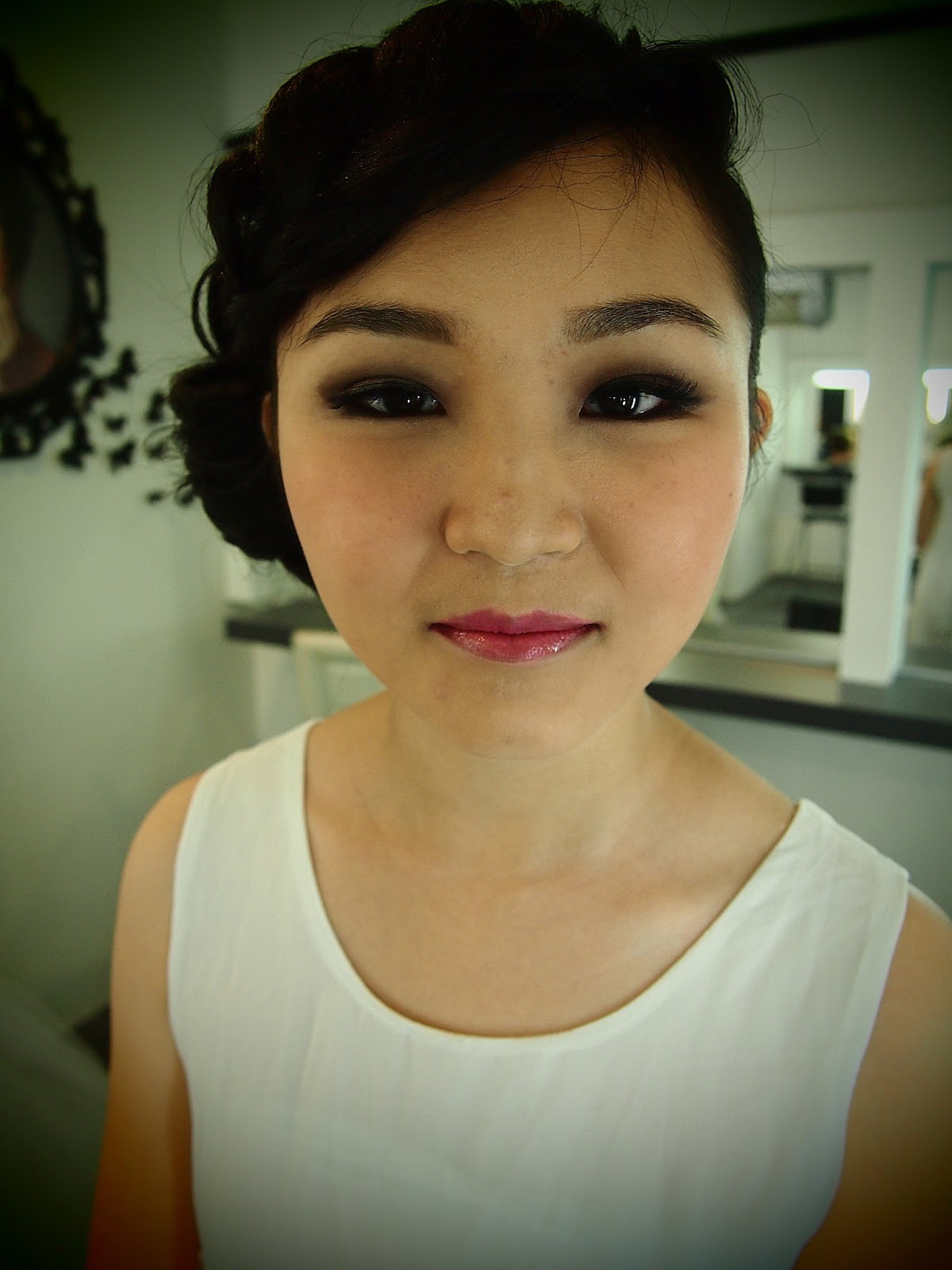 Bridal Make Up and Hairdo: Classic Look (Wedding Dinner Look) title=
