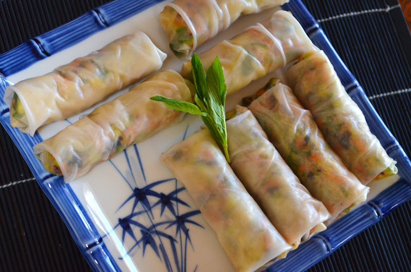 Gormandize: Salad and Seaweed Rice Paper Rolls