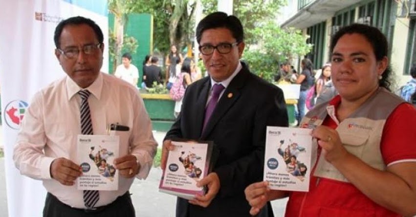 Especialistas del PRONABEC realizan la difusión de beca 18 en feria de responsabilidad social - www.pronabec.gob.pe