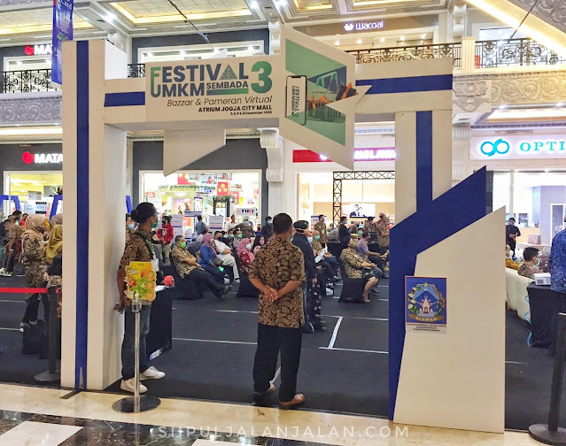 Pintu masuk Festival UMKM Sembada 3