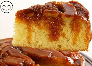 Esse bolo de banana é lindo, gostoso, dá água na boca. Fácil e rápido de preparar.