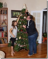 maryn and ellie decorate