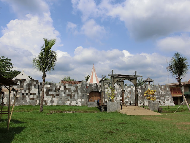 Benteng di Studio Alam Gamplong - habisliburan.com